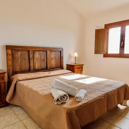 Isa - With Common Swimming-pool And Outdoor Private Area In Appart hôtel 3*